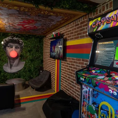 Capsule Art Déco - Jacuzzi - Netflix - Cinéma - Arcade De Jeux&nintendo Switch - 2 - Filet Suspendu